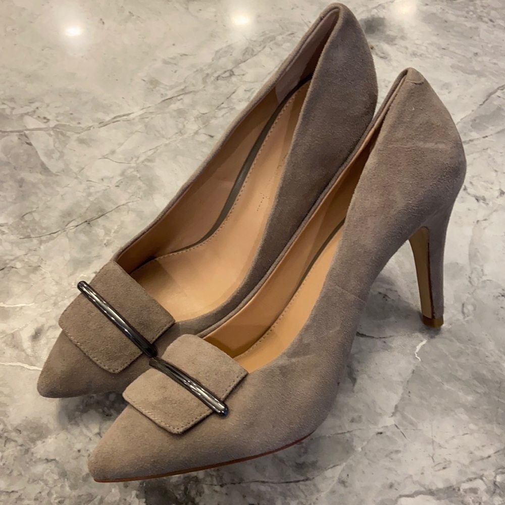 Banana Republic suede pumps!